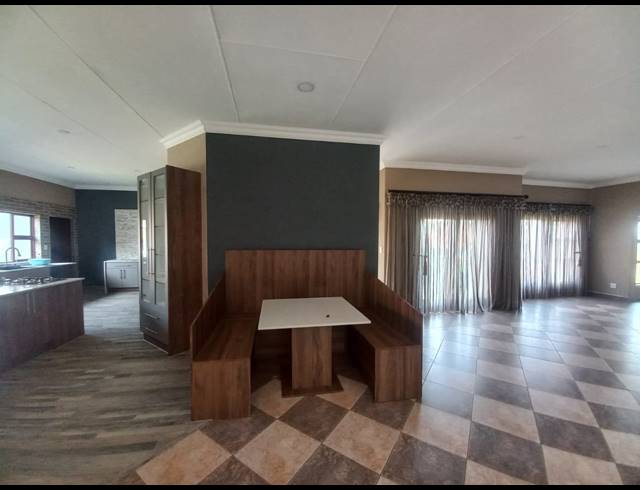3 BEDROOM HOUSE TO LET IN SONNEVELD